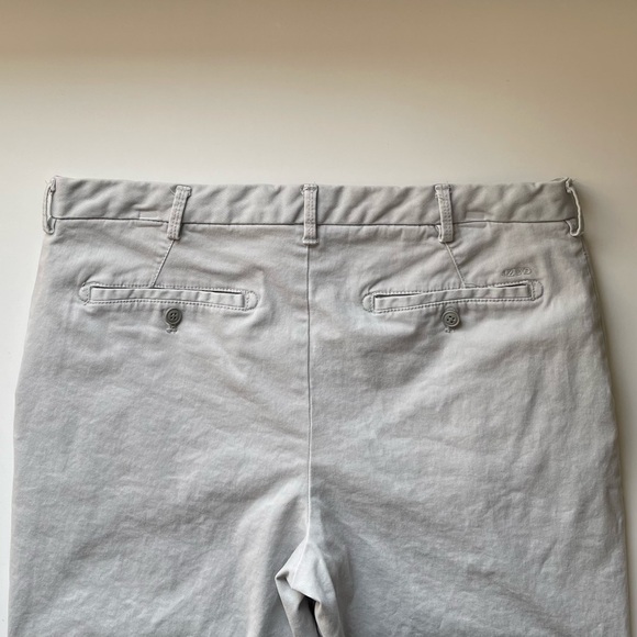 IZOD Saltwater Stretch Shorts - Chino & Stretchy - Size 34 - Picture 8 of 12